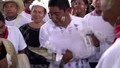 Bereket olmasını istedi! Meksika Belediye Başkanı timsahla evlendi