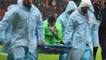 Galatasaray taraftarını yıkan kare! Muslera, Trabzonspor maçında sahadan sedyeyle ayrıldı