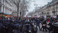Fransa'da emeklilik reformu karşıtı gösterilerde gözaltı sayısı yükseldi!