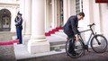Hollanda, bisikletçi siyasilere veda ediyor