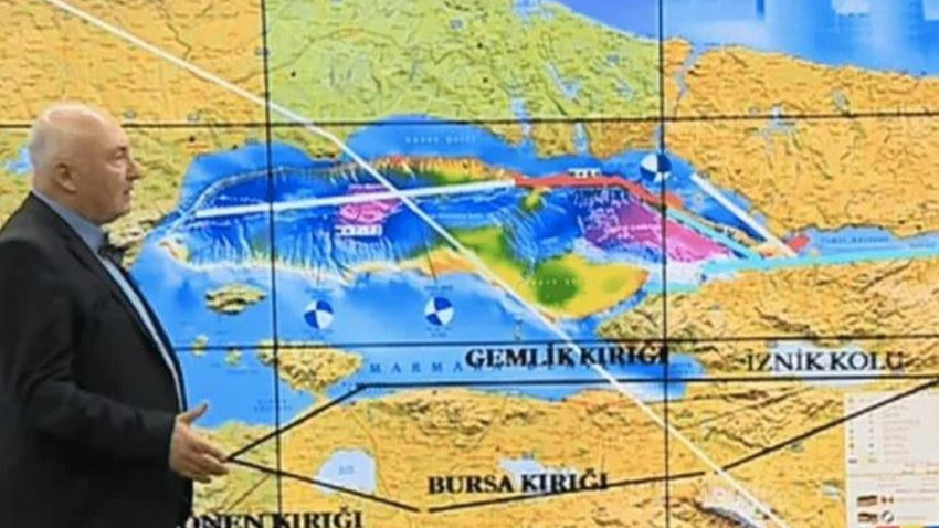 Ahmet Ercan tek tek açıkladı! İşte depremde İstanbul'un en riskli bölgeleri!