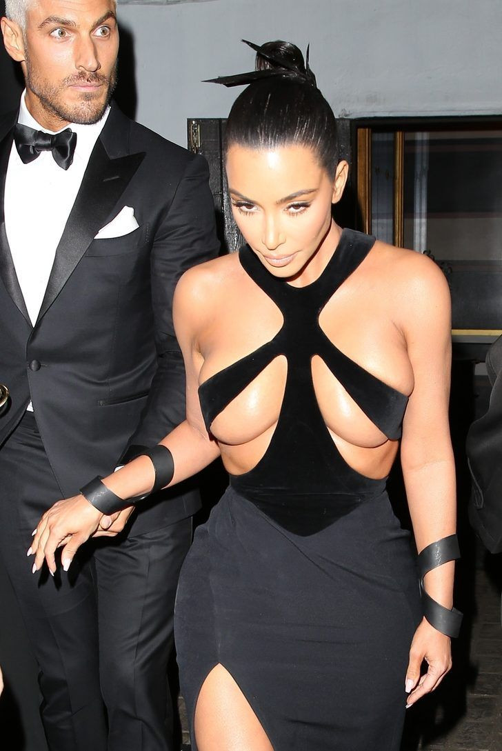 Kim Kardashian'ın göğüs dekoltesi olay oldu! - Sayfa 4