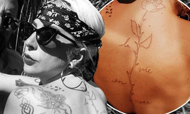 Lady Gaga dövmecisiyle üstsüz poz verdi! - Sayfa 1