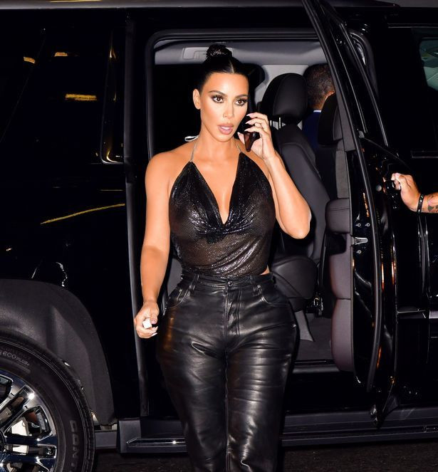 Kim Kardashian transparan bluzuyla yürek hoplattı - Sayfa 2