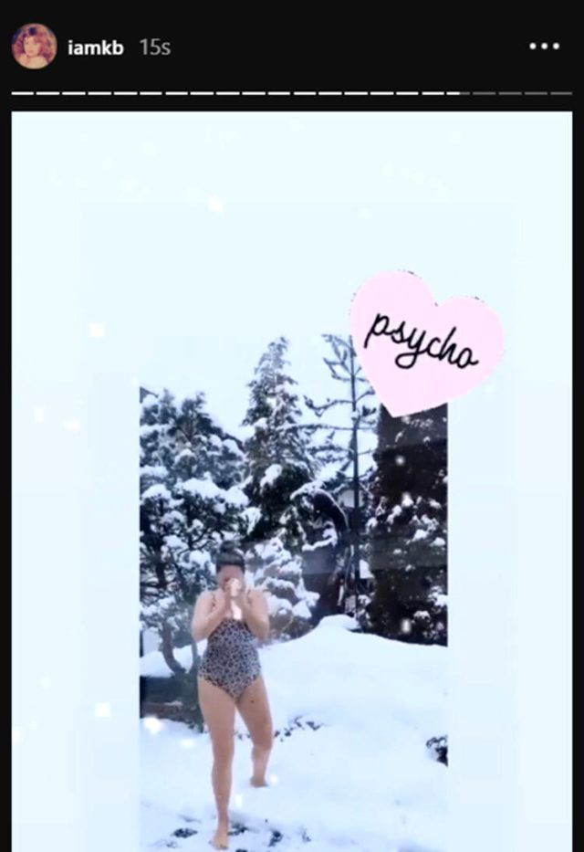 İngiliz model Kelly Brook, mayosuyla karın içinde gezdi - Sayfa 3