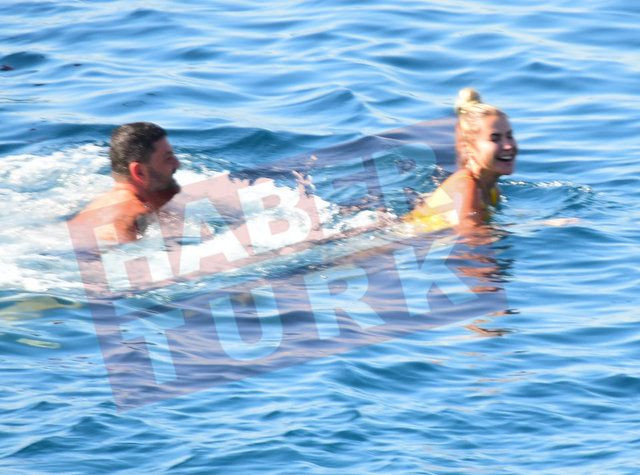 Ece Erken ile Şafak Mahmutyazıcıoğlu denizde aşka geldi - Sayfa 2