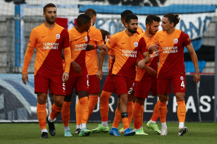 Galatasaray turu İstanbul'a bıraktı - Sayfa 1
