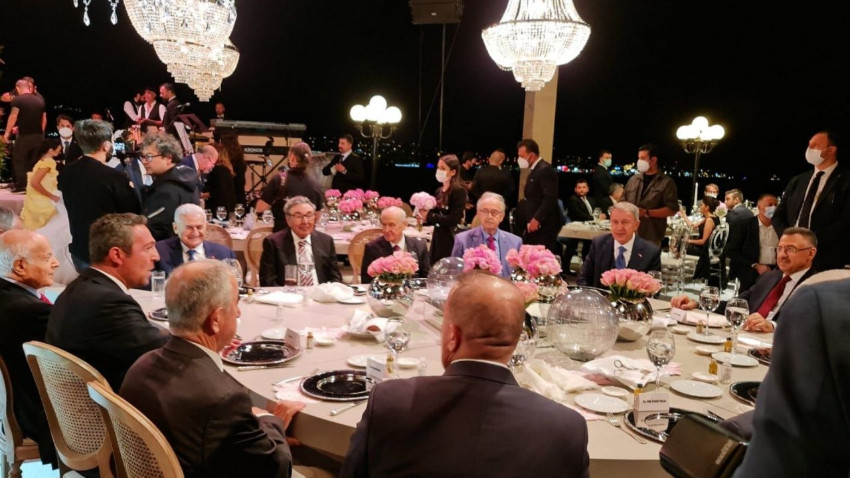 MHP bu fotoğrafları paylaştı: Aydın Doğan, Binali Yıldırım ve Devlet Bahçeli ile aynı masada!