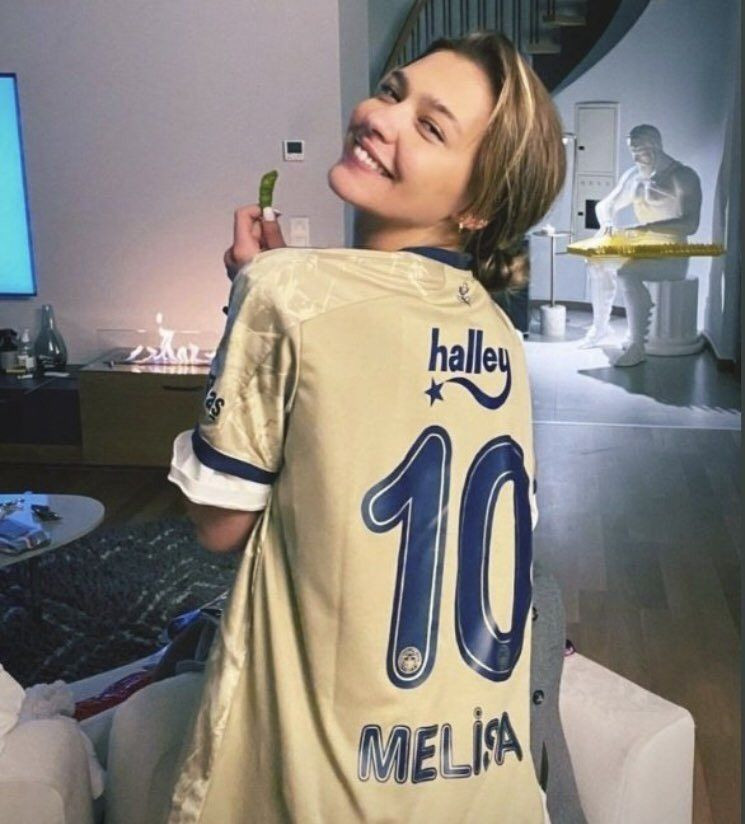 Melisa Döngel, Fenerbahçeli Jose Sosa ile yasak aşk mı yaşıyor? - Sayfa 1