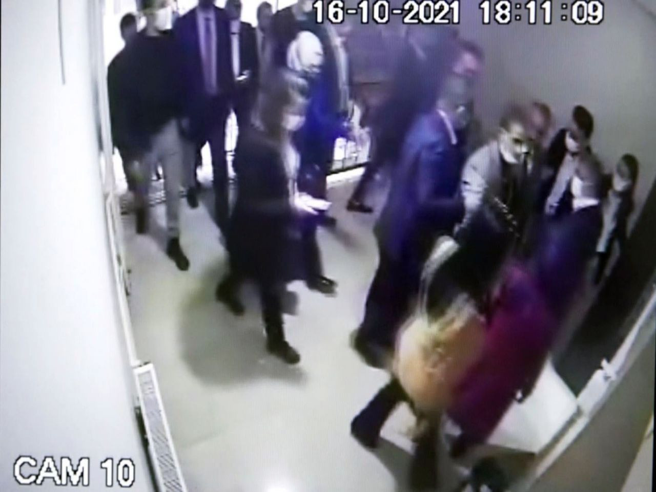 Ahmet Davutoğlu'nun asansör kazası kamerada - Sayfa 10