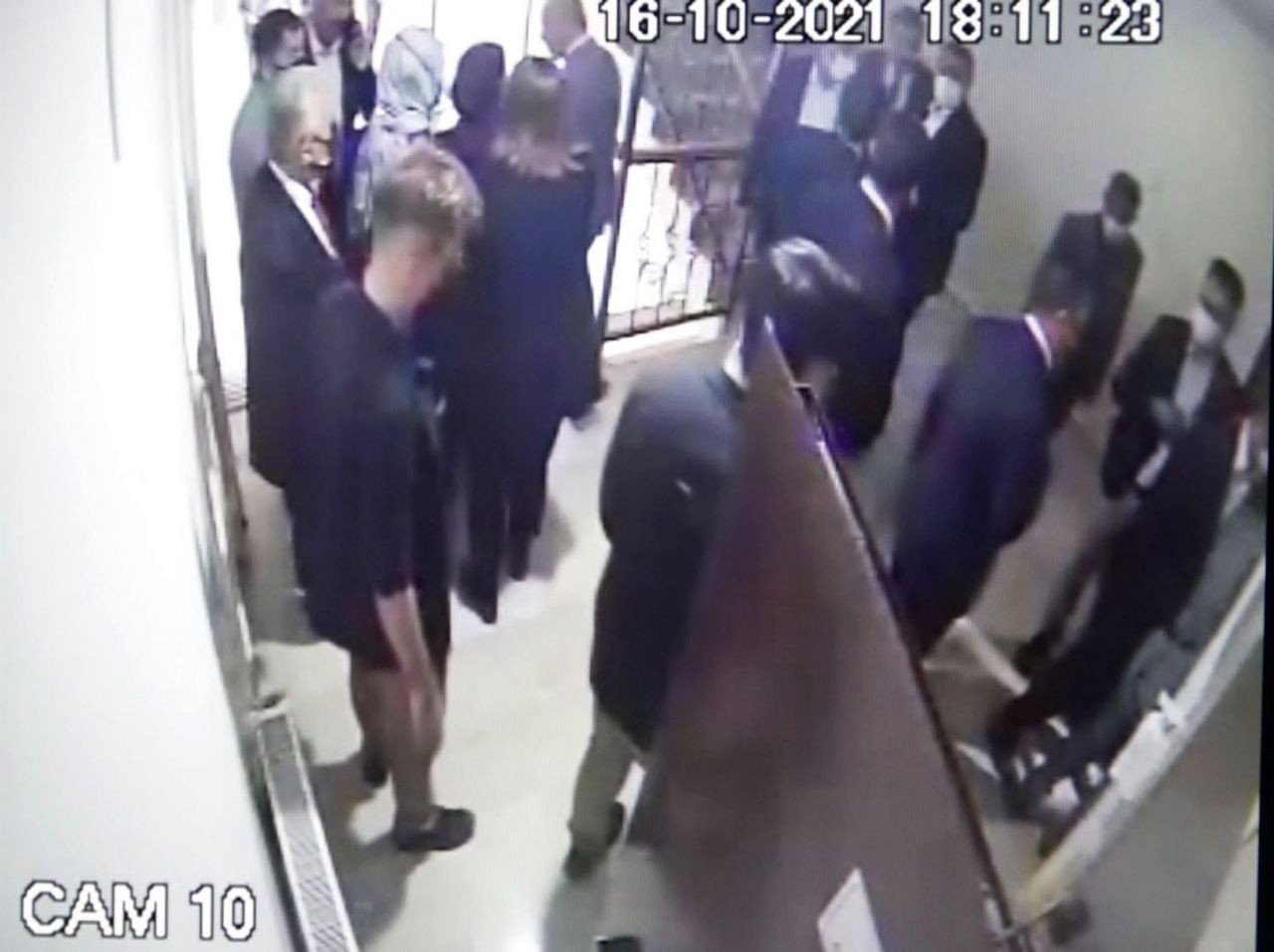 Ahmet Davutoğlu'nun asansör kazası kamerada - Sayfa 4