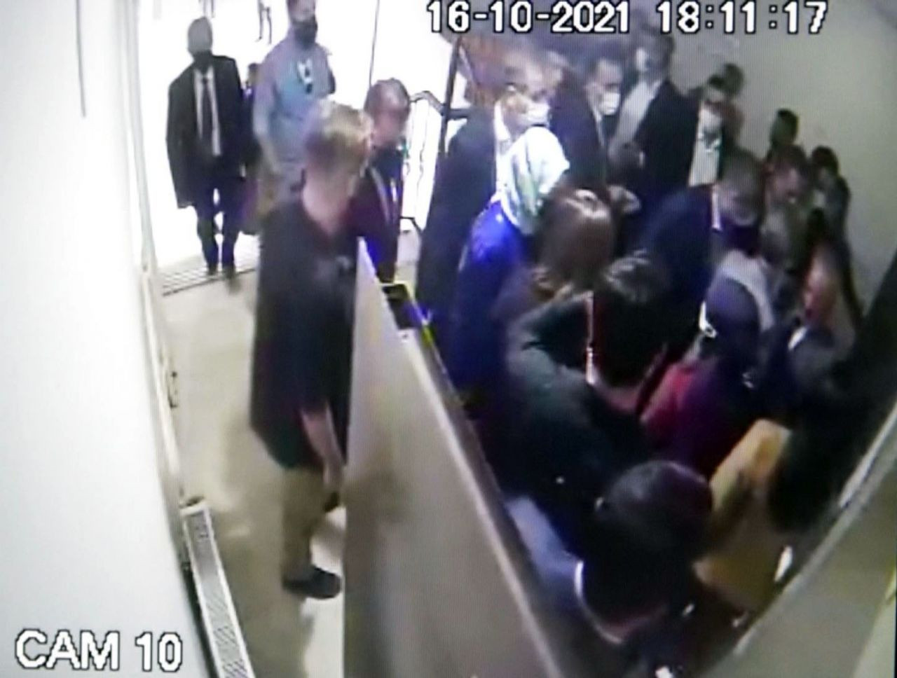 Ahmet Davutoğlu'nun asansör kazası kamerada - Sayfa 5