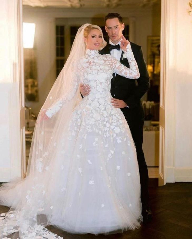 Paris Hilton düğünde 4 farklı gelinlik giydi! Görenler hayran kaldı… - Sayfa 1
