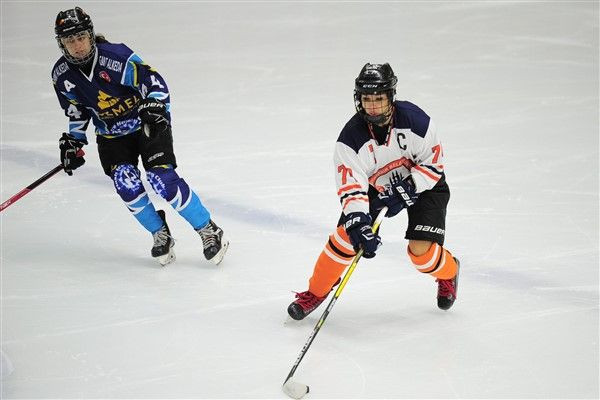 İBB'nin ilk kadın buz hokey takımının yıldız oyuncuları, sosyal medyayı salladı! - Sayfa 1