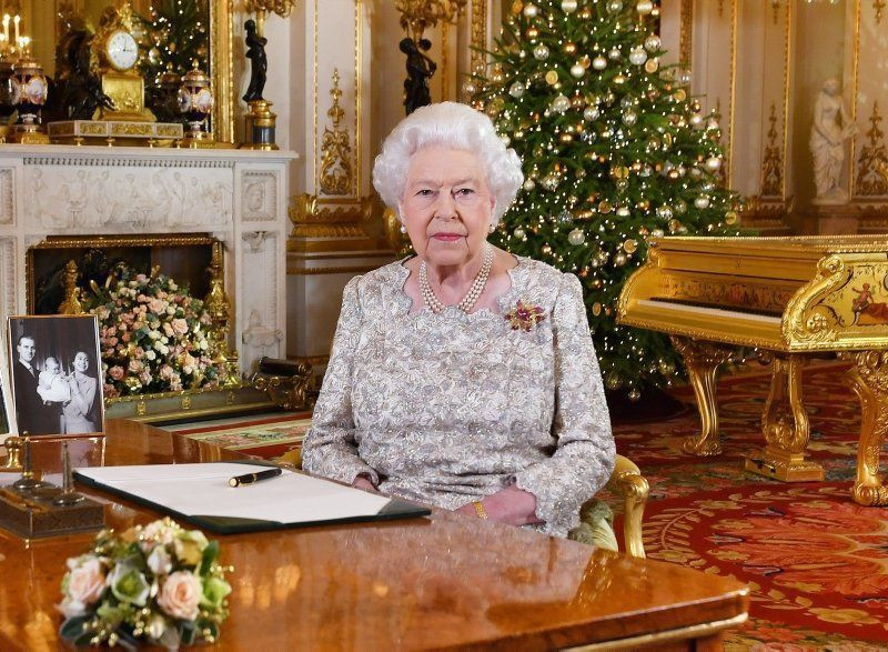 Kraliçe Elizabeth'ten torununa ilginç Noel hediyesi - Sayfa 4