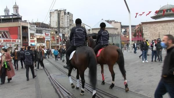 Taksim'de yılbaşı yoğunluğu dikkat çekti! Atlı polisler tek tek aradı: Galata büyüledi - Sayfa 1