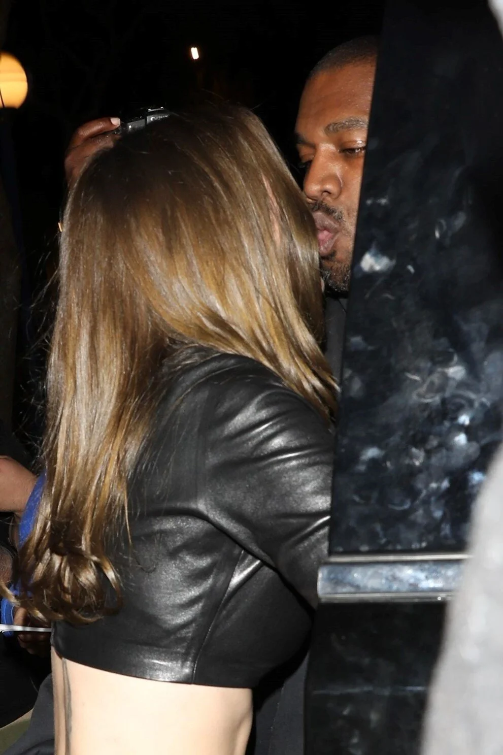 Kim Kardashian'ı unuttu! Kanye West ve Julia Fox dudak dudağa - Sayfa 4