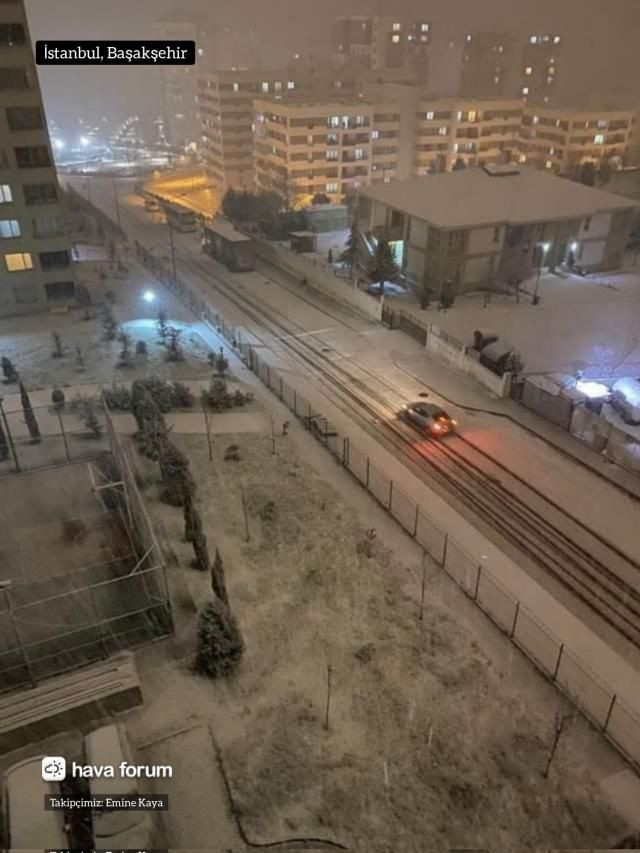 İstanbul'da beklenen kar yağışı başladı! Cadde ve sokaklar bir anda beyaza büründü - Sayfa 3
