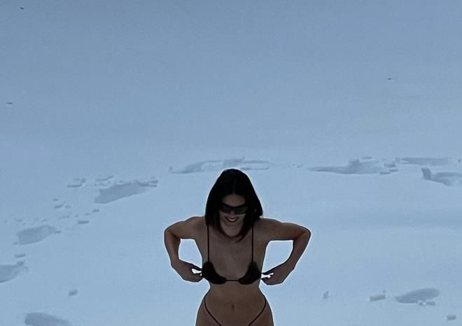 Kendall Jenner ezber bozdu! Karların içinde mini bikinisiyle poz verdi - Sayfa 2