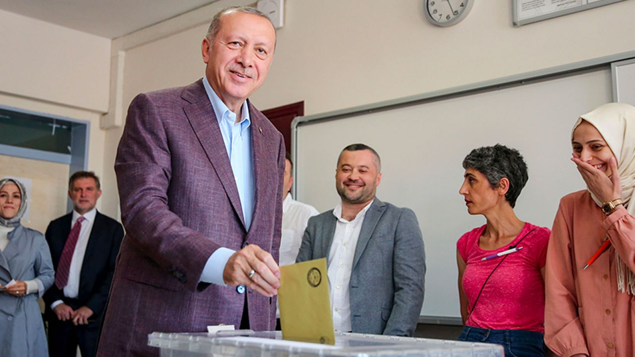 Son seçim anketinde çarpıcı sonuç! AK Parti ile CHP arasındaki fark 4 puana çıktı! - Sayfa 3