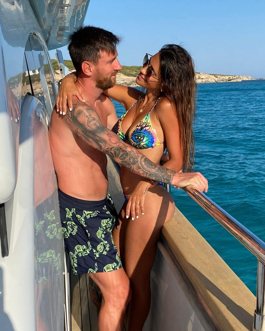 Eşinin bikinili fotoğrafını paylaşan Lionel Messi tepki çekti! ‘Savaş umurunda değil…’ - Sayfa 4