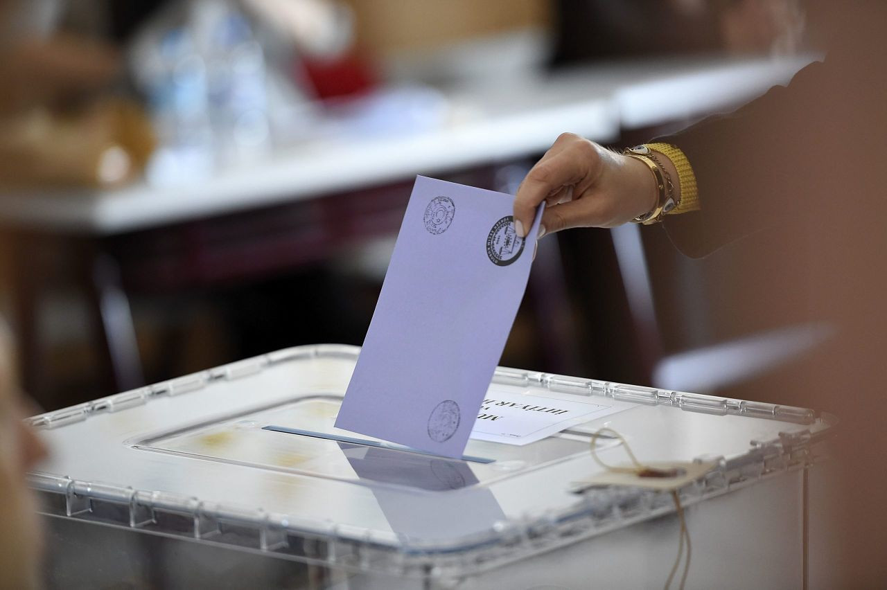 Son seçim anketinin sonuçları Cumhur’u sarsacak! MHP’nin oy oranı… - Sayfa 1