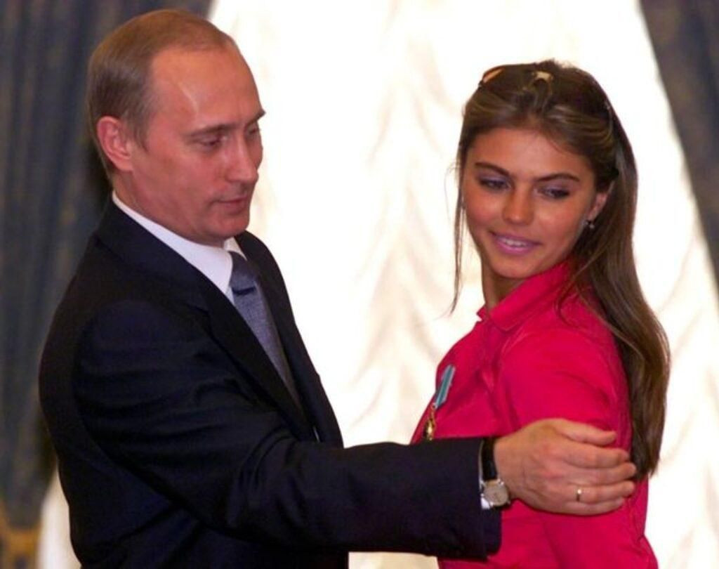 Vladimir Putin’in Rus jimnastikçi sevgilisi ile ilgili çarpıcı iddia! Çatışmadan korumak için… - Sayfa 4