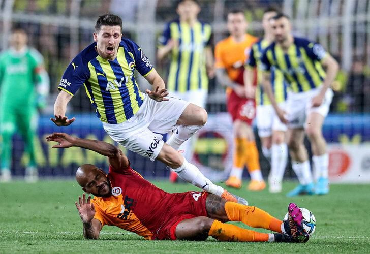 Hande Sarıoğlu, Fenerbahçeli Mert Hakan Yandaş'la fena dalga geçti! - Sayfa 3