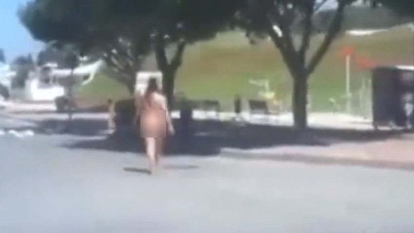 Antalya'da bir kadın caddede çırılçıplak yürüdü!