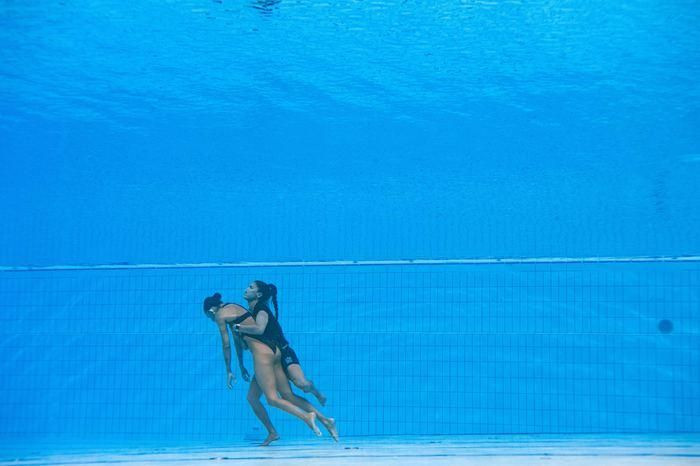 Dünya Şampiyonası'nda yürekleri ağza getiren olay! Su altında bayılan yüzücüyü koçu kurtardı - Sayfa 4