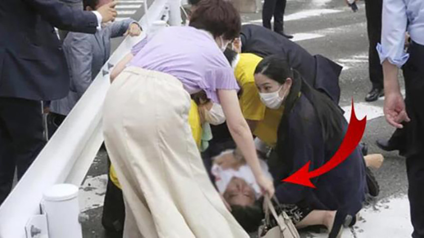 Japonya'nın eski Başbakanı Abe suikaste uğradı! Göğsünden vuruldu…