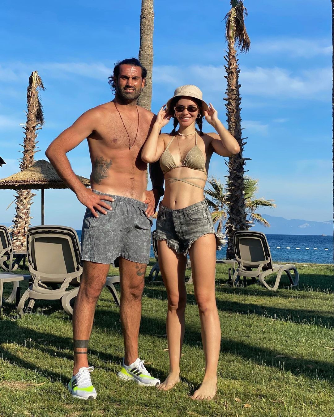 Volkan Demirel'in eşi Zeynep Sever bikinili pozuyla nefes kesti! - Sayfa 2