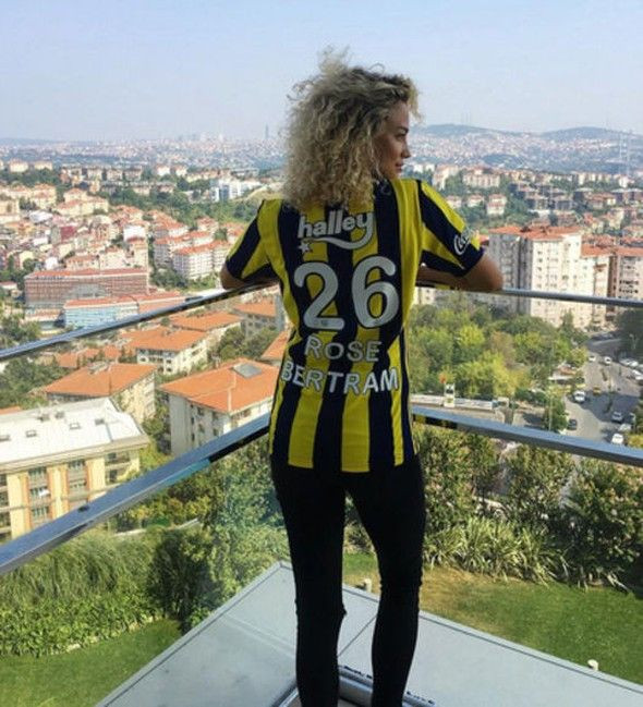 Süper yıldız Mbappe, Fenerbahçeli taraftarların eski yengesine gönlünü kaptırdı - Sayfa 4