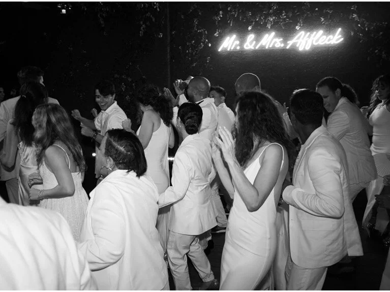 Jennifer Lopez ve Ben Affleck'in düğün fotoğrafları ortaya çıktı! "Daha mutlu olamazdık" - Sayfa 3