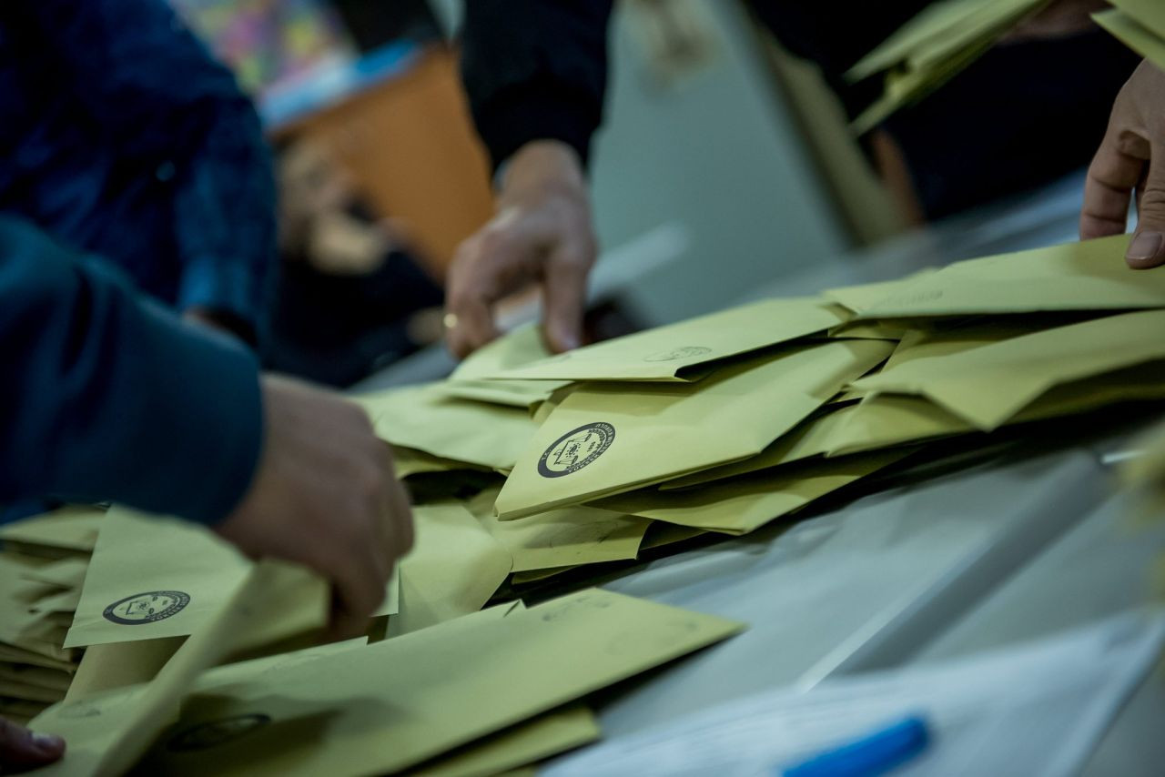 Kılıçdaroğlu'nun masasındaki son anketten çarpıcı sonuç! CHP'ye göre İYİ Parti'nin oy oranı... - Sayfa 1