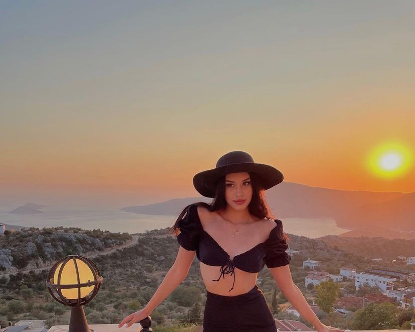 Miss Turkey 2022 ikincisi Aleyna Şirin'i bir de Instagram'da görün! Cesur pozlarıyla nefes kesti - Sayfa 16