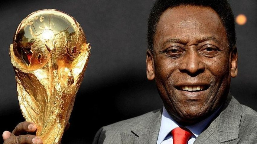 Brezilyalı futbol efsanesi Pele, 82 yaşında hayatını kaybetti