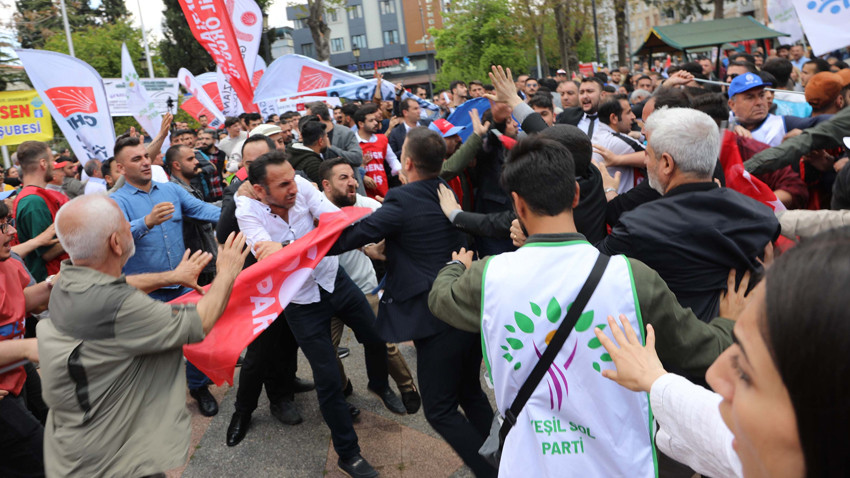 CHP ile Memleket Partisi arasında 'bayrak' kavgası