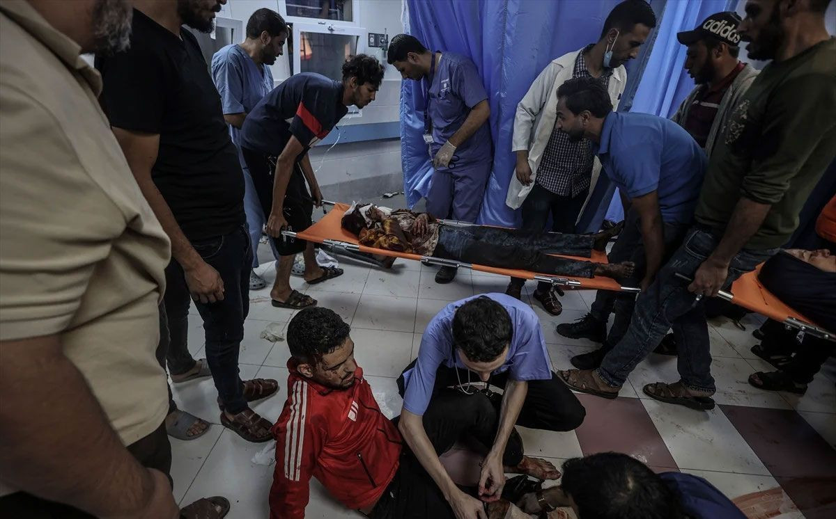 Fotoğraflar korkunç! İsrail’in vurduğu hastane kan gölüne döndü! - Sayfa 1