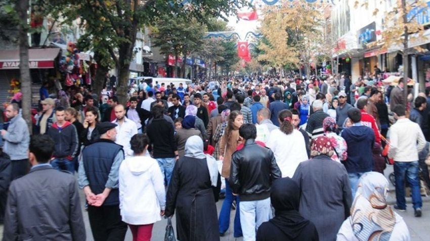 Türkiye'nin en kalabalık ilçesi belli oldu! 57 ili geride bıraktı - Sayfa 2