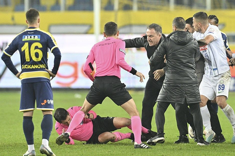 Halil Umut Meler’e saldırı sonrası hakemlerden flaş karar! Lig maçları iptal mi olacak? - Sayfa 1