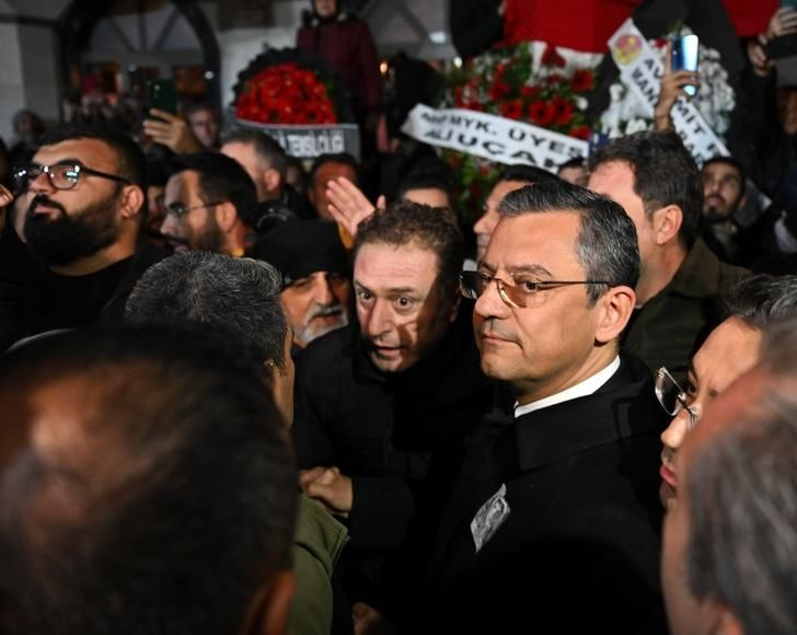 Manisa'daki şehit cenazesinde CHP Genel Başkanı Özgür Özel'e tepki! - Sayfa 3