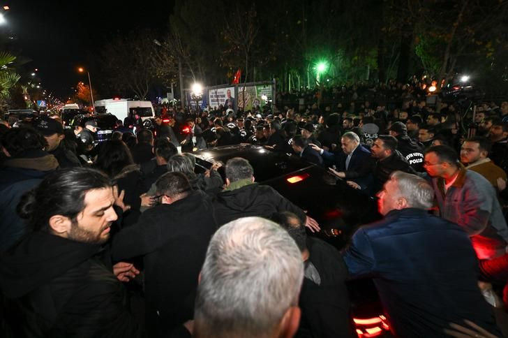 Manisa'daki şehit cenazesinde CHP Genel Başkanı Özgür Özel'e tepki! - Sayfa 4
