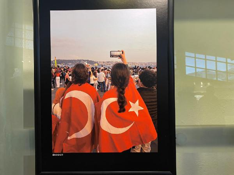 ‘Gençlerin gözünden ışık, renk, doku ve İstanbul’ sergisi sanatseverlerle buluştu - Sayfa 2