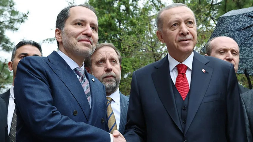YRP lideri Erbakan AK Parti sessizliğini bozdu! ‘Şantajın dik alasını yapıyorlar…’
