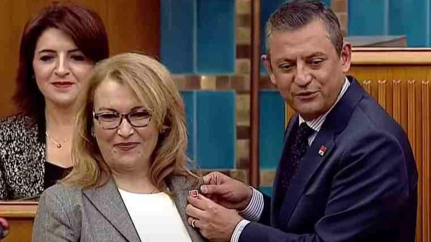 İYİ Parti İstanbul Milletvekili Ayşe Sibel Yanıkömeroğlu CHP'ye katıldı