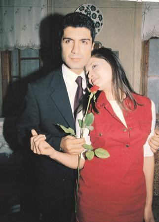 Озджан дениз жена. Озджан Дениз и его семья. Озджан Дениз и его жена фото. Озджан Дениз и его жена.