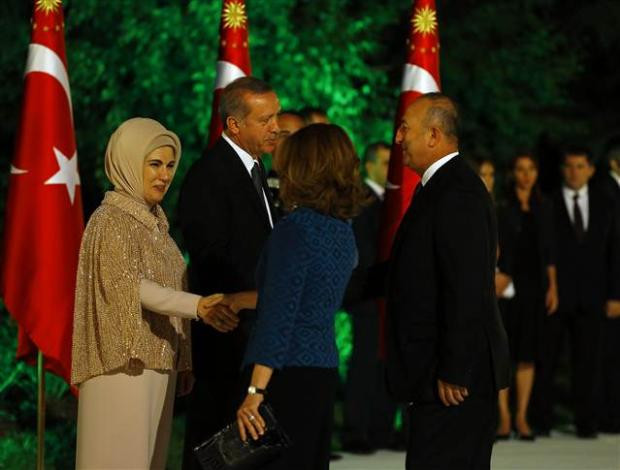 Cumhurbaşkanı Erdoğan tek tek konukların elini sıktı! - Sayfa 3