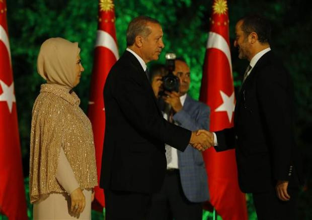 Cumhurbaşkanı Erdoğan tek tek konukların elini sıktı! - Sayfa 4