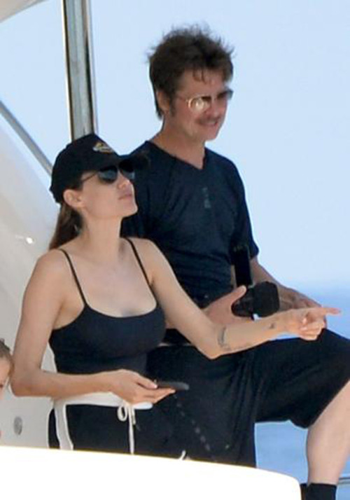 Brad Pitt ve Angelina Jolie balayında - Sayfa 4